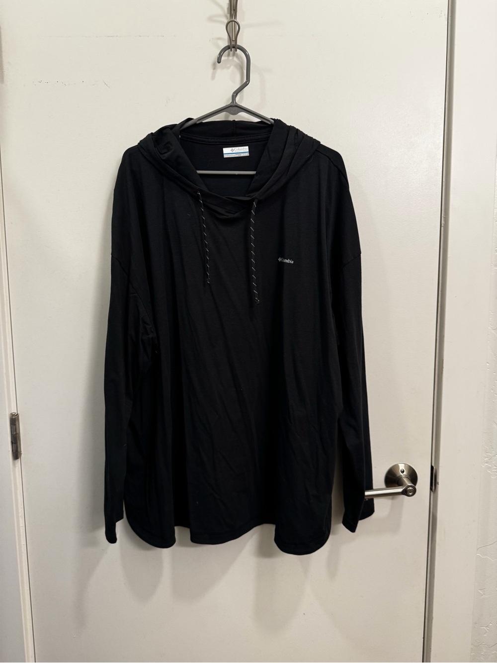 Columbia Black Women's Long-Sleeve Hooded Tee